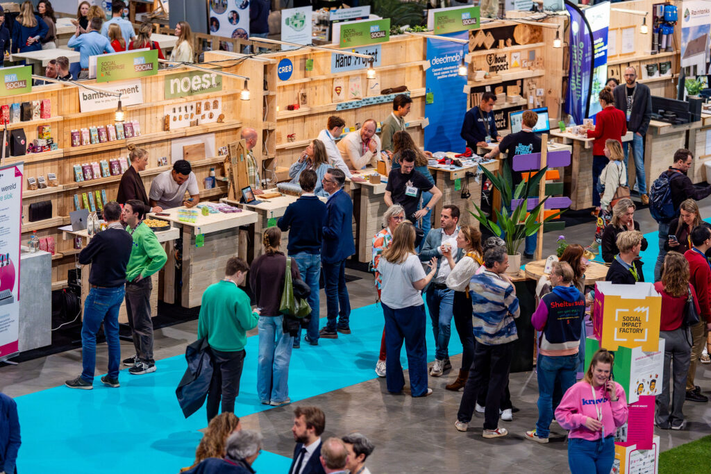 Future-proof-convention-Ton-Media-by-BP-LR-80